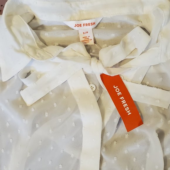 Never Worn Sheer White Joe Fresh Top with a Hint of Sparkle - Picture 2 of 2